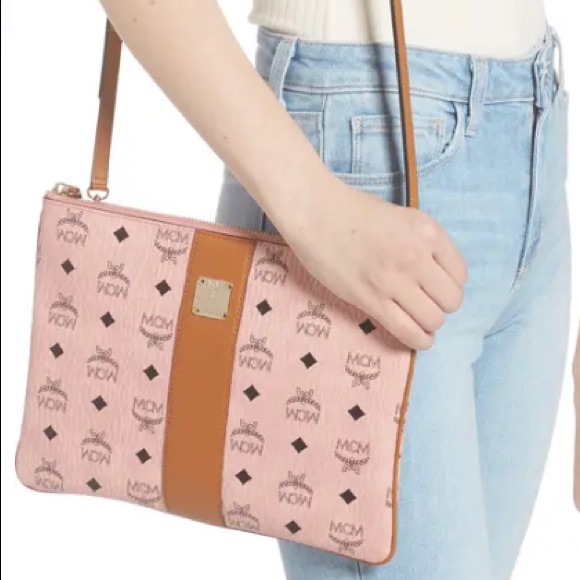 ⛔️SOLD⛔️Auth.MCM logo Diamond Leather zip clutch - Picture 15 of 15